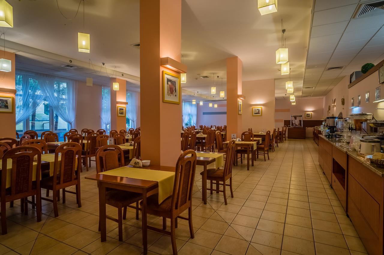 Hotel *** Nat Kołobrzeg Eksteriør billede
