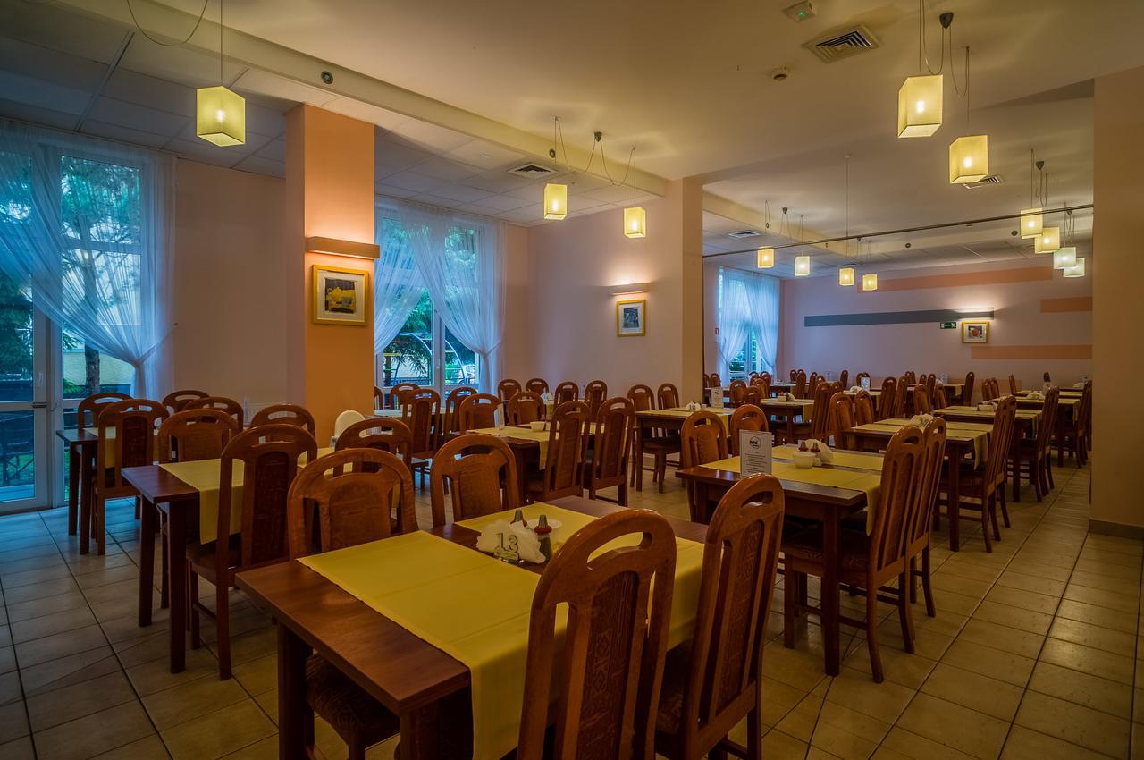 Hotel *** Nat Kołobrzeg Eksteriør billede